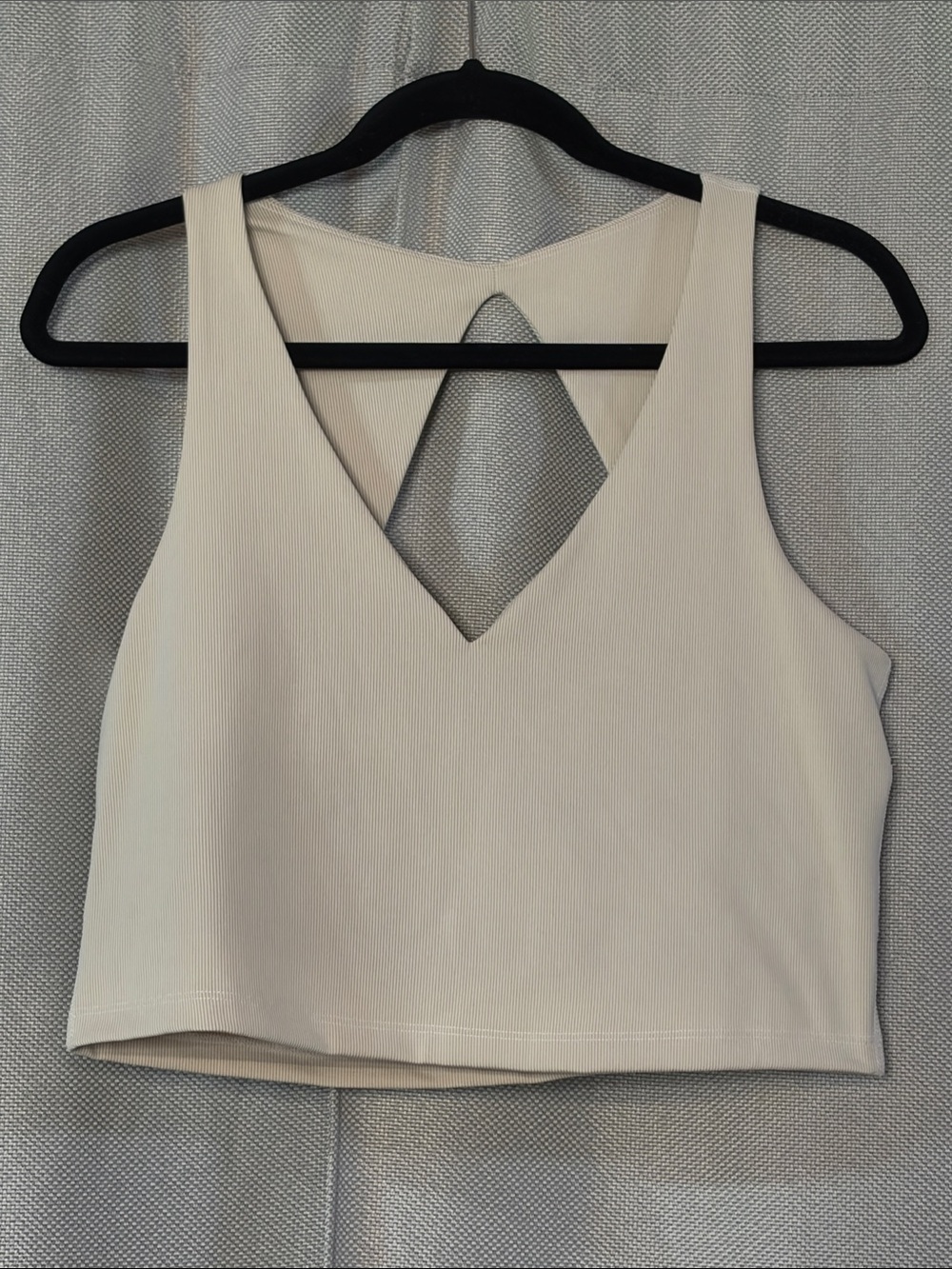 Beyond Yoga Cream V-Neck Cropped Tank